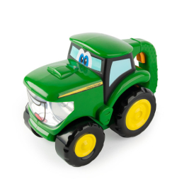Vista frontal izquierda en ángulo de un tractor de juguete de John Deere verde con ojos de dibujos animados, una boca sonriente, ruedas amarillas y un asa.