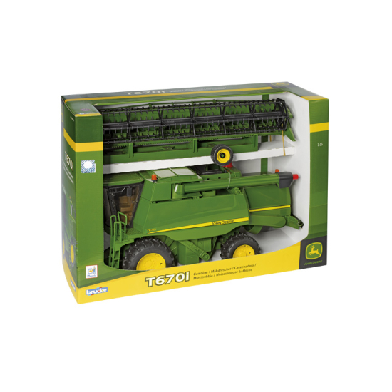 Vista frontal lateral de un modelo a escala de una cosechadora John Deere T670i verde con ruedas amarillas, empaquetada con su cabezal.