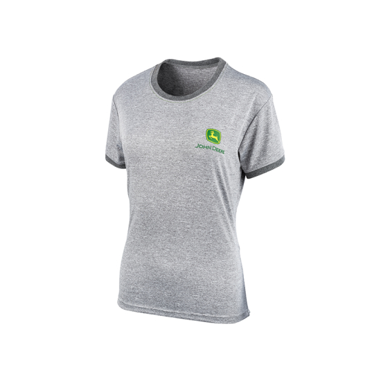 Vista frontal lateral de una camiseta gris de John Deere con un logotipo verde y amarillo en el pecho, y ribetes en gris más oscuro.