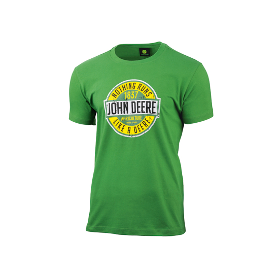 Vue de face d’un t-shirt vert John Deere avec un motif circulaire « Nothing Runs Like a Deere ».