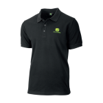 Polo noir à manches courtes avec trois boutons et logo John Deere vert et jaune sur la poitrine gauche.
