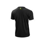 Vista trasera de una camiseta negra con un texto y el logotipo de John Deere en verde en la parte superior de la espalda.