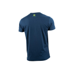 Vista trasera de una camiseta azul oscuro de manga corta, con un logotipo verde y amarillo de John Deere en la parte superior de la espalda.