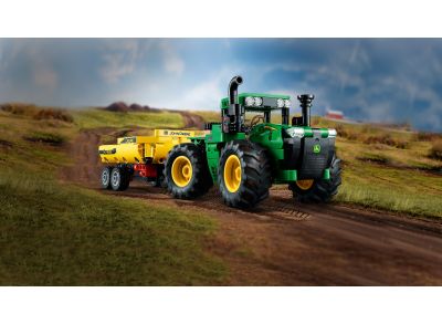 LEGO® Technic™ Traktor John Deere 9620R 4WD