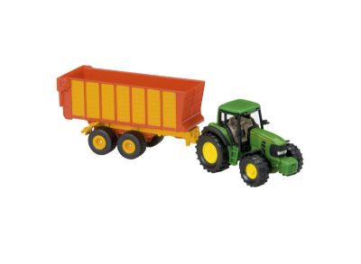 John Deere with Silage-Trailer